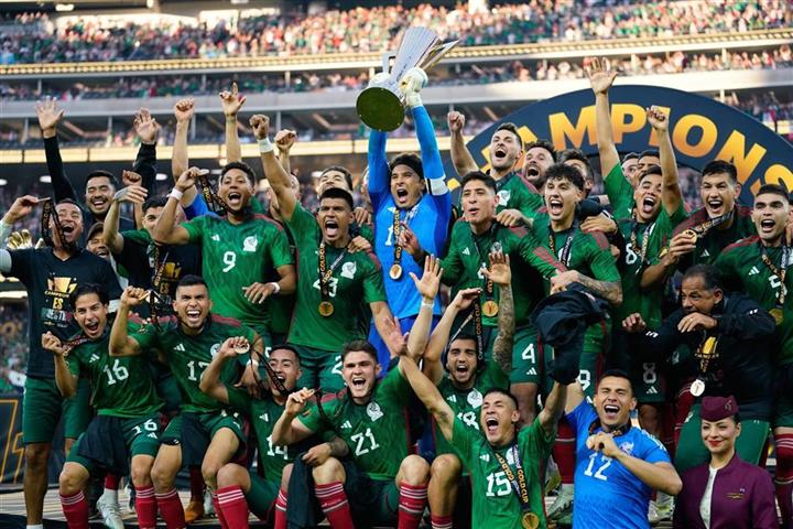  Le Mexique remporte la Gold Cup de football