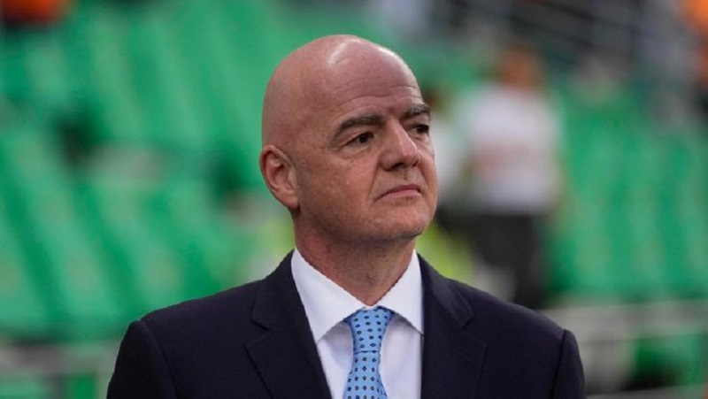 Le président de la FIFA appelle à la perte de points pour les équipes ayant des supporters racistes